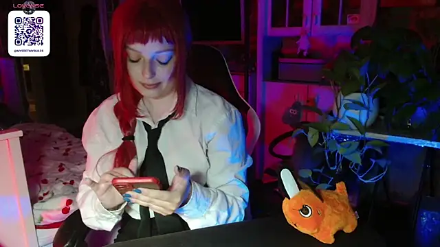 Snapshot of dominyantrix chatting on 06.19.26 dominyantrix online show from 06.19.26
