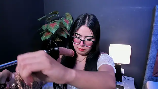 Amy whittee online show from 04.18.26