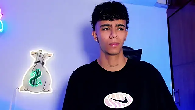 Snapshot of Quetzal_coatl_ chatting on 11.07.25 Quetzal coatl online show from 11.07.25