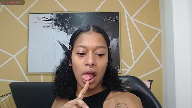 Snapshot of Agatha_Amaya chatting on 11.11.25 Agatha Amaya online show from 11.11.25