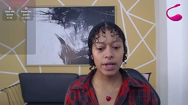 Snapshot of Agatha_Amaya chatting on 11.12.25 Agatha Amaya online show from 11.12.25