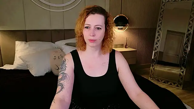 Snapshot of Evie_Berret chatting on 02.06.26 Evie Berret online show from 02.06.26