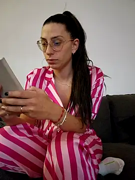 Lovequinn27 online show from 11.07.25