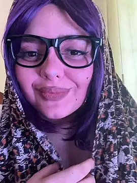 Snapshot of candicewest_ chatting on 06.19.26 candicewest online show from 06.19.26