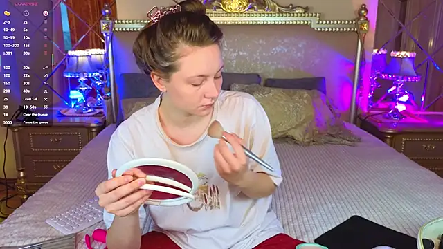 HolyBabyDoll online show from 11.09.25