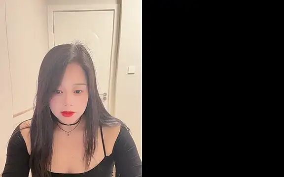 Snapshot of cici_bbyy chatting on 12.01.25 cici bbyy online show from 12.01.25