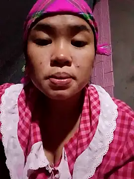 Snapshot of Mabel-122 chatting on 11.06.25 Mabel-122 online show from 11.06.25