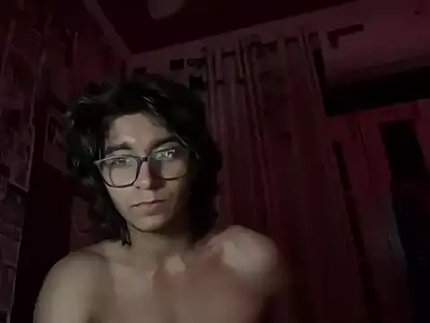 yourfavhoee online show from 11.12.25