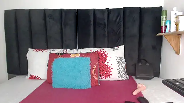 Miss-Berries online show from 02.13.26