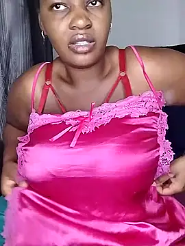 Snapshot of Miss-Berries chatting on 05.25.26 Miss-Berries online show from 05.25.26
