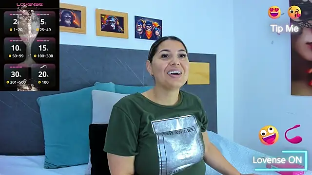 Snapshot of Andhrea_Vale chatting on 02.10.26 Andhrea Vale online show from 02.10.26