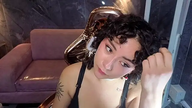 Snapshot of sunny2_b chatting on 11.06.25 sunny2 b online show from 11.06.25