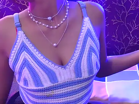 hot-nisha online show from 12.19.25