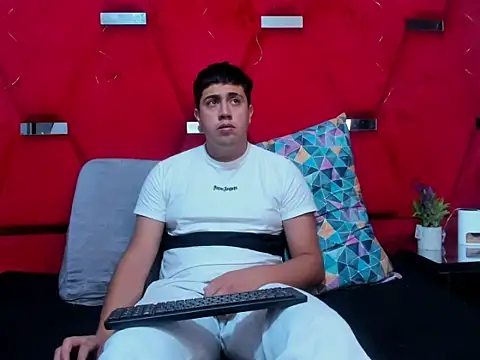 Emmaanddarling online show from 11.21.25