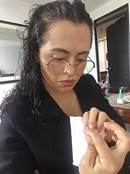 Snapshot of ALEJA__22 chatting on 05.27.26 ALEJA 22 online show from 05.27.26