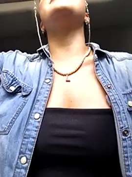 Snapshot of ALEJA__22 chatting on 07.23.26 ALEJA 22 online show from 07.23.26