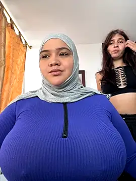 Snapshot of sweetmuslim01 chatting on 10.20.25 sweetmuslim01 online show from 10.20.25