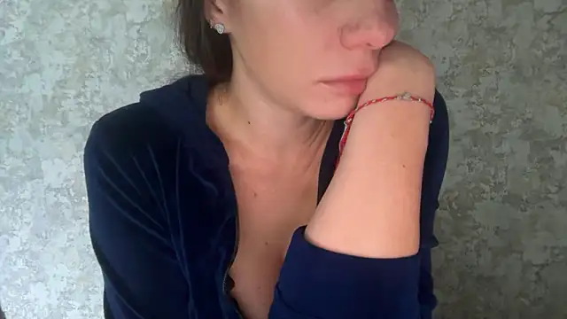 Snapshot of Angelinaa19 chatting on 04.21.26 Angelinaa19 online show from 04.21.26