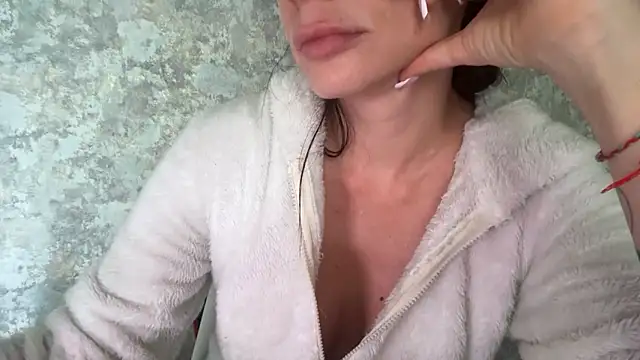 Snapshot of Angelinaa19 chatting on 04.25.26 Angelinaa19 online show from 04.25.26