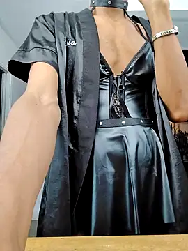 Snapshot of RosaliaMontero chatting on 11.10.25 RosaliaMontero online show from 11.10.25