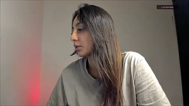 Snapshot of LilyGarcia chatting on 04.28.26 LilyGarcia online show from 04.28.26