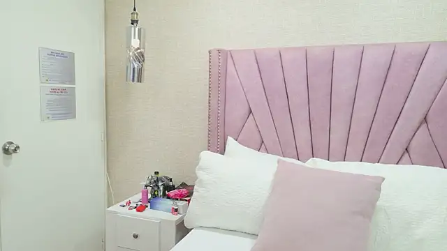 EimySanchez online show from 02.12.26