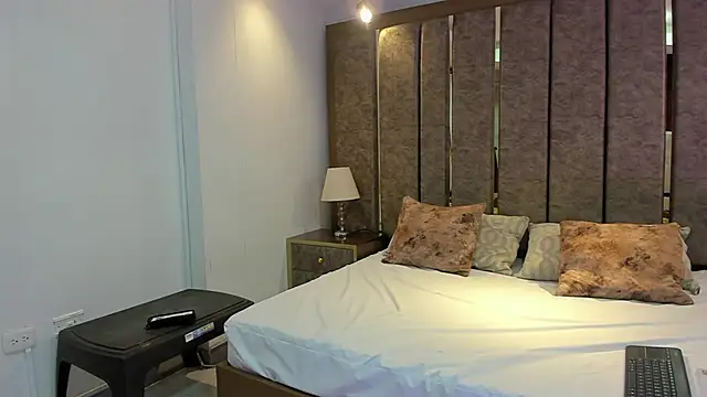 BrendaFernandez  online show from 02.23.26