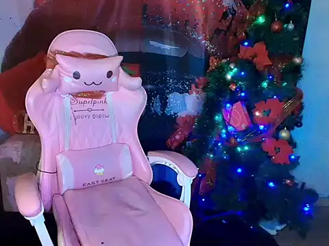 Snapshot of venus-foxy chatting on 12.15.25 venus-foxy online show from 12.15.25