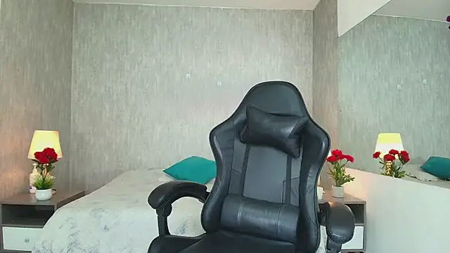 MeganDiamont FG online show from 04.14.26