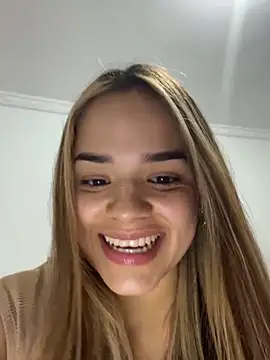 Snapshot of Sara__Secret chatting on 11.13.25 Sara Secret online show from 11.13.25