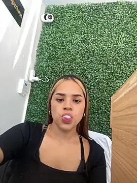 Sara  Secret online show from 11.21.25