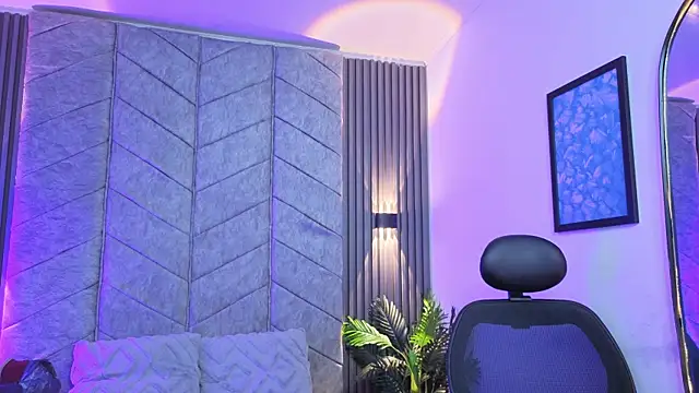 AuroraLanee  online show from 11.30.25