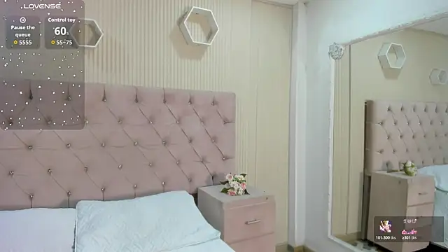 Snapshot of ZarinaWynne chatting on 06.11.26 ZarinaWynne online show from 06.11.26