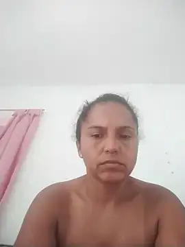 Snapshot of _Lizeth_ chatting on 04.02.26 Lizeth online show from 04.02.26