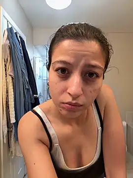 Snapshot of SaintNina chatting on 11.24.25 SaintNina online show from 11.24.25