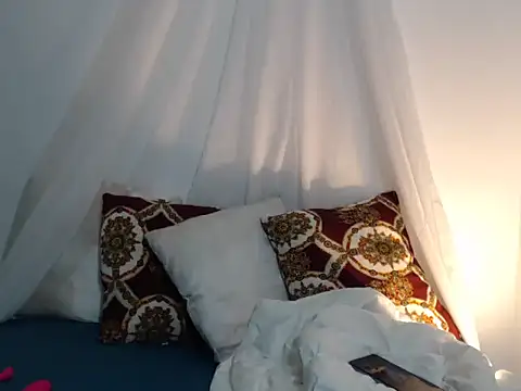 Lailahadi online show from 11.17.25