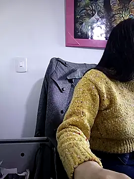 Snapshot of emilygrooe chatting on 02.17.26 emilygrooe online show from 02.17.26