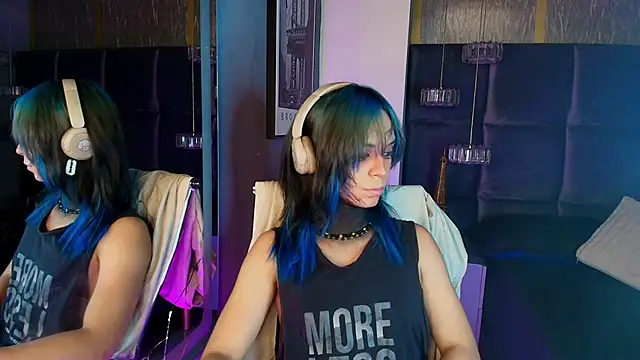Snapshot of luxiel_ chatting on 04.27.26 luxiel online show from 04.27.26
