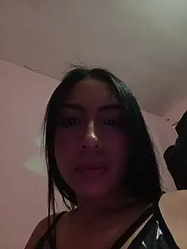 Snapshot of Scarlett_Greys chatting on 11.30.25 Scarlett Greys online show from 11.30.25