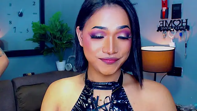 GwennGoddess online show from 11.17.25