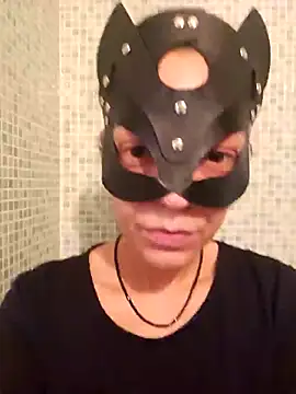 Snapshot of Emma_Conti_ chatting on 11.17.25 Emma Conti online show from 11.17.25