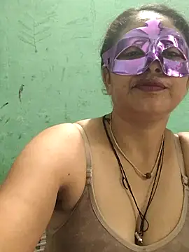 Snapshot of Piya_Bakshi chatting on 05.12.26 Piya Bakshi online show from 05.12.26