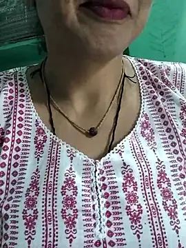 Snapshot of Piya_Bakshi chatting on 05.29.26 Piya Bakshi online show from 05.29.26