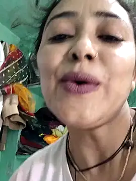 Snapshot of Piya_Bakshi chatting on 05.31.26 Piya Bakshi online show from 05.31.26