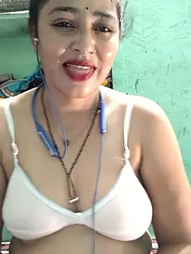 Snapshot of Piya_Bakshi chatting on 06.06.26 Piya Bakshi online show from 06.06.26