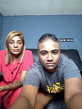 Snapshot of power_couple1 chatting on 11.12.25 power couple1 online show from 11.12.25