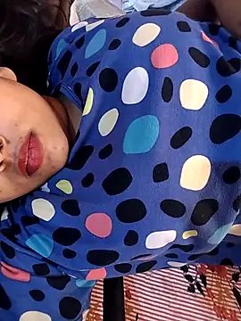 Snapshot of Sexy_Divya__ chatting on 04.06.26 Sexy Divya online show from 04.06.26