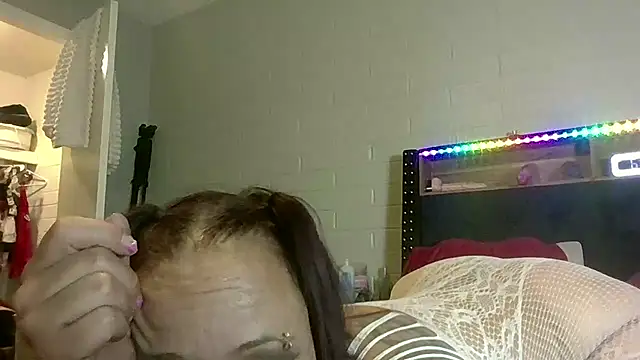 Snapshot of nikkibae33 chatting on 06.17.26 nikkibae33 online show from 06.17.26