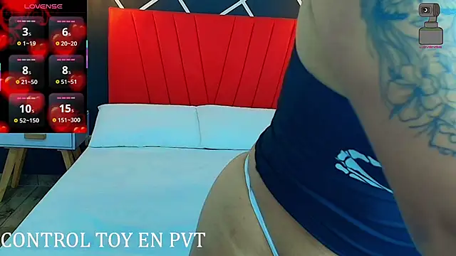 Logan Chloe online show from 11.29.25