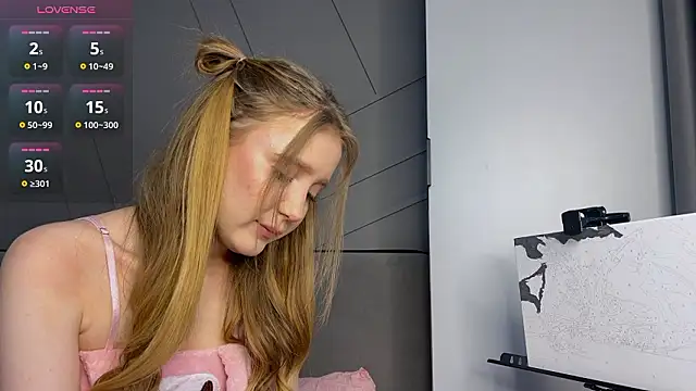 MiraJuicyJune online show from 03.05.26